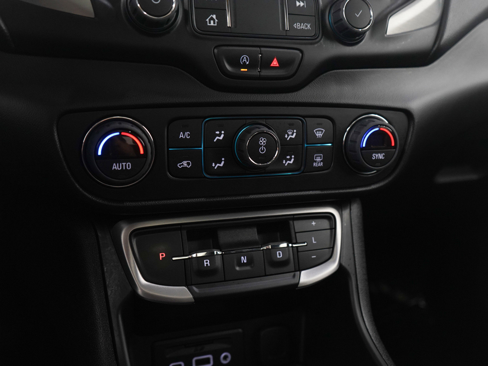 Used 2022 GMC Terrain SLE w/ Driver Convenience Package image 23