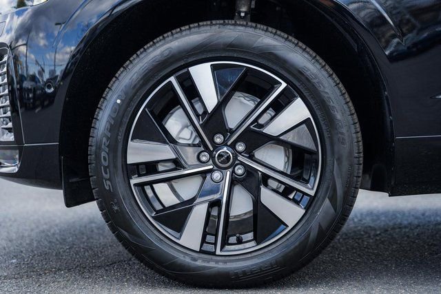 New 2026 Volvo XC60 B5 Plus w/ Protection Package Premier image 18