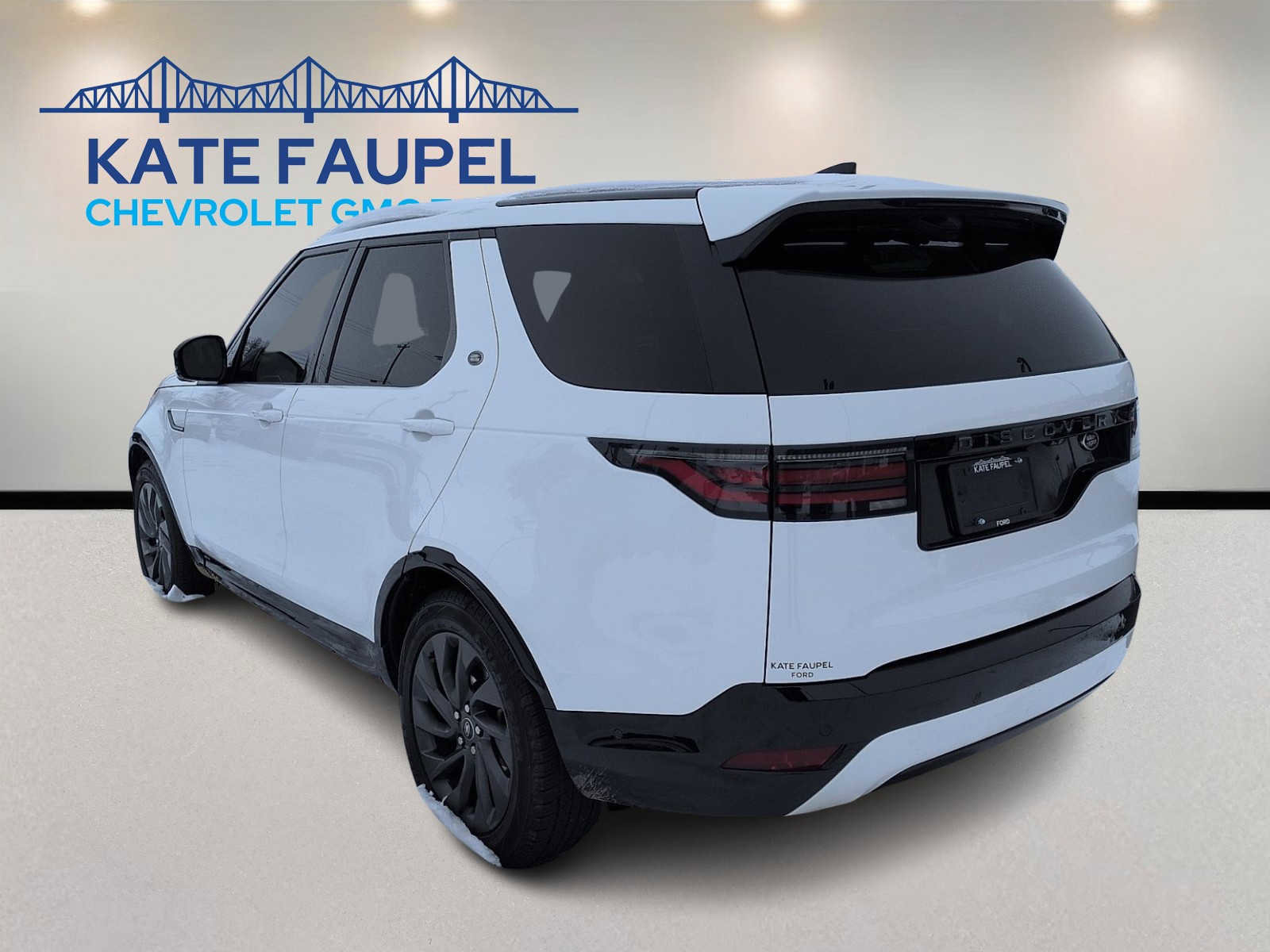 Used 2022 Land Rover Discovery S R-Dynamic image 5