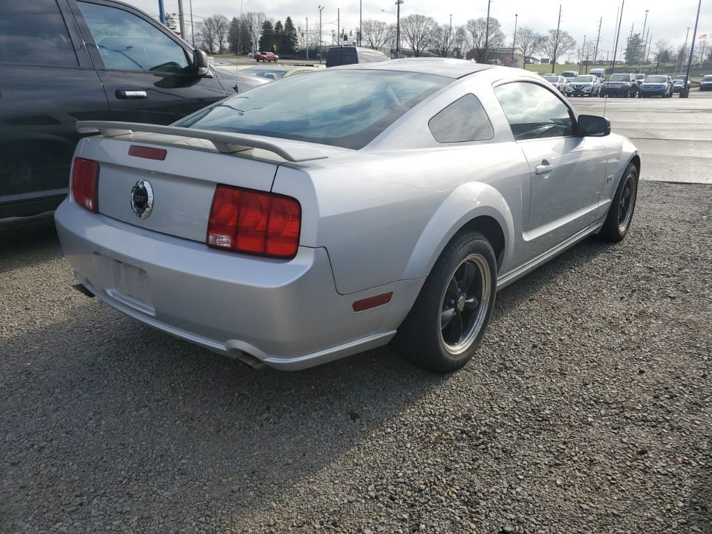 Used 2005 Ford Mustang GT image 4