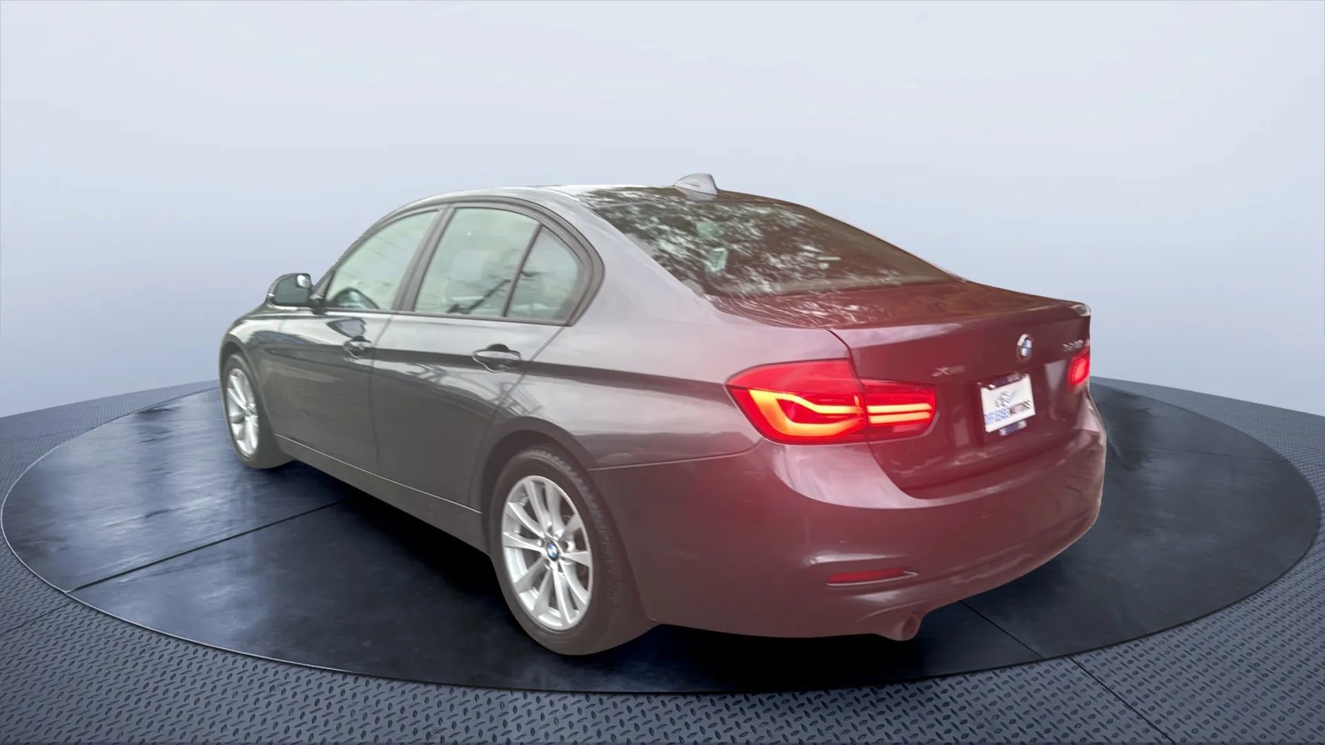 Used 2016 BMW 320i xDrive Sedan image 3