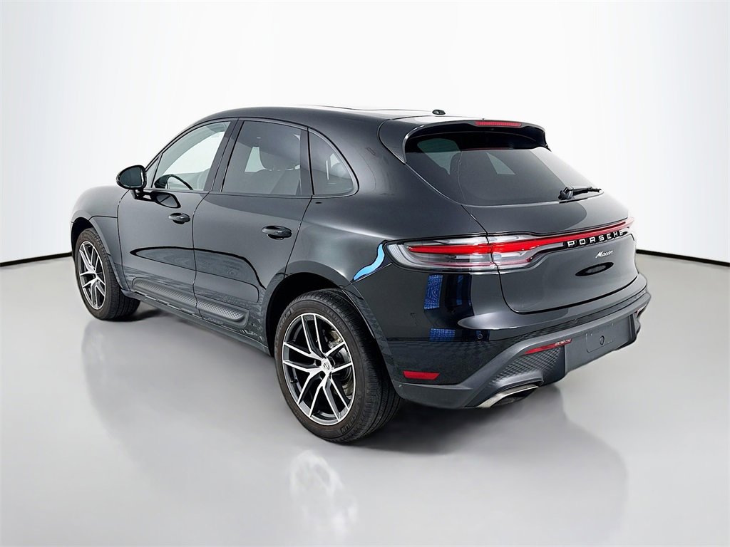 Used 2024 Porsche Macan image 3