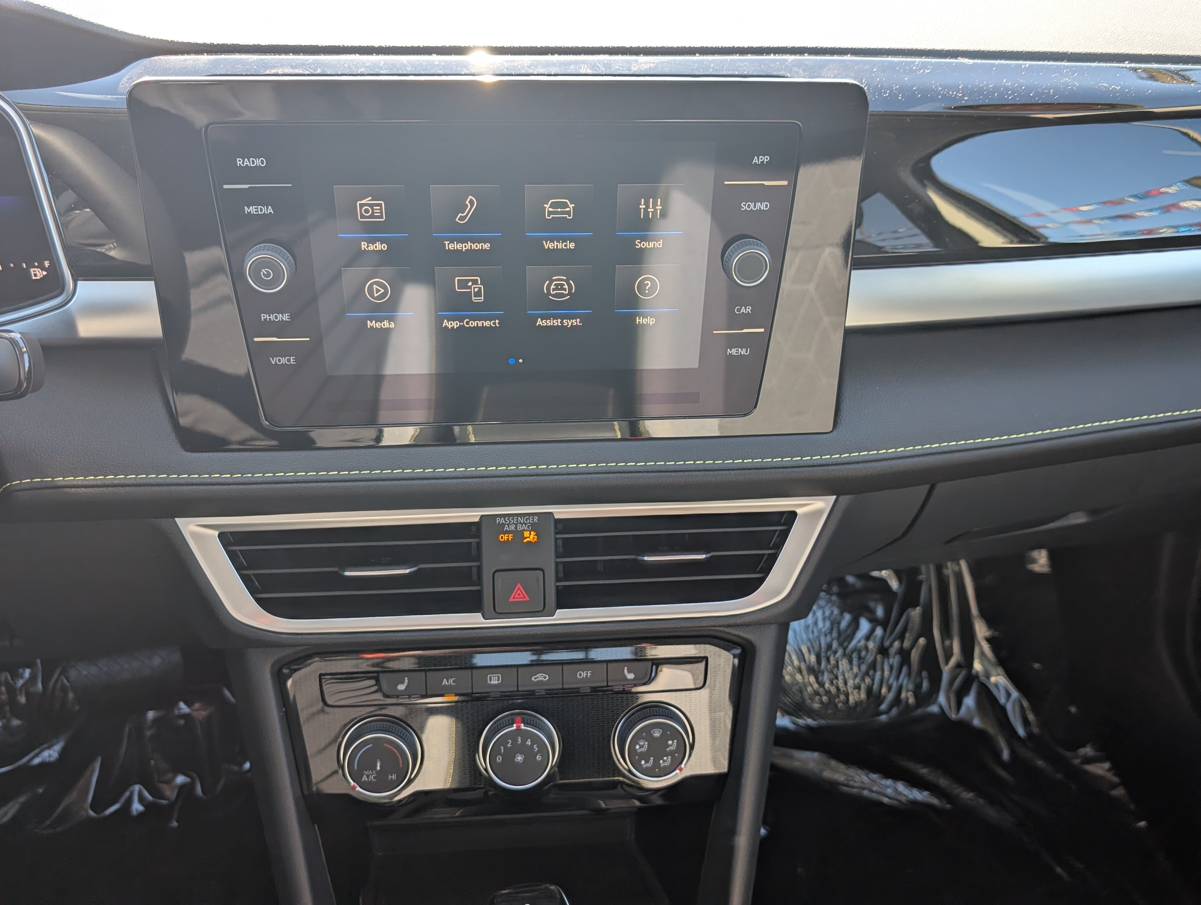 New 2027 Volkswagen Taos Sport AWD/4WD image 24