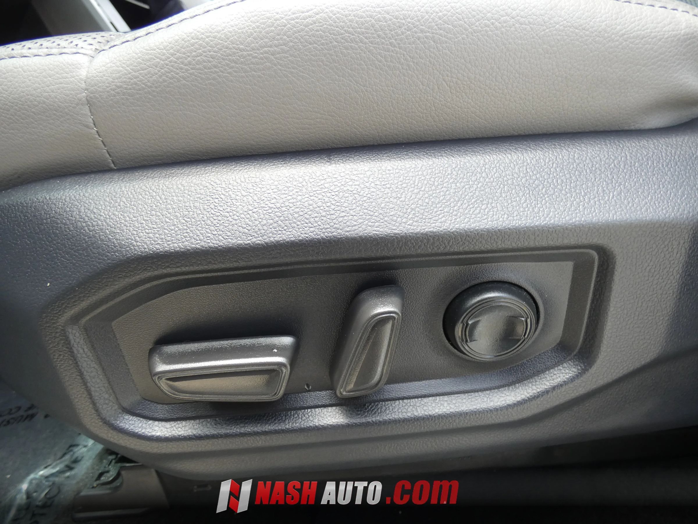 Used 2024 Toyota Tundra Limited w/ TRD Off-Road Package AWD/4WD image 53