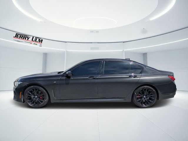 Used 2022 BMW 740i w/ M Sport Package RWD image 6