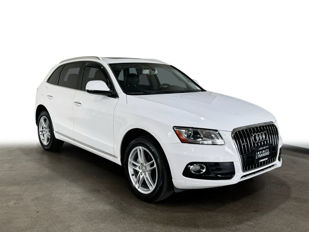 Used 2017 Audi Q5 2.0T Premium Plus w/ Technology Package AWD/4WD image 3