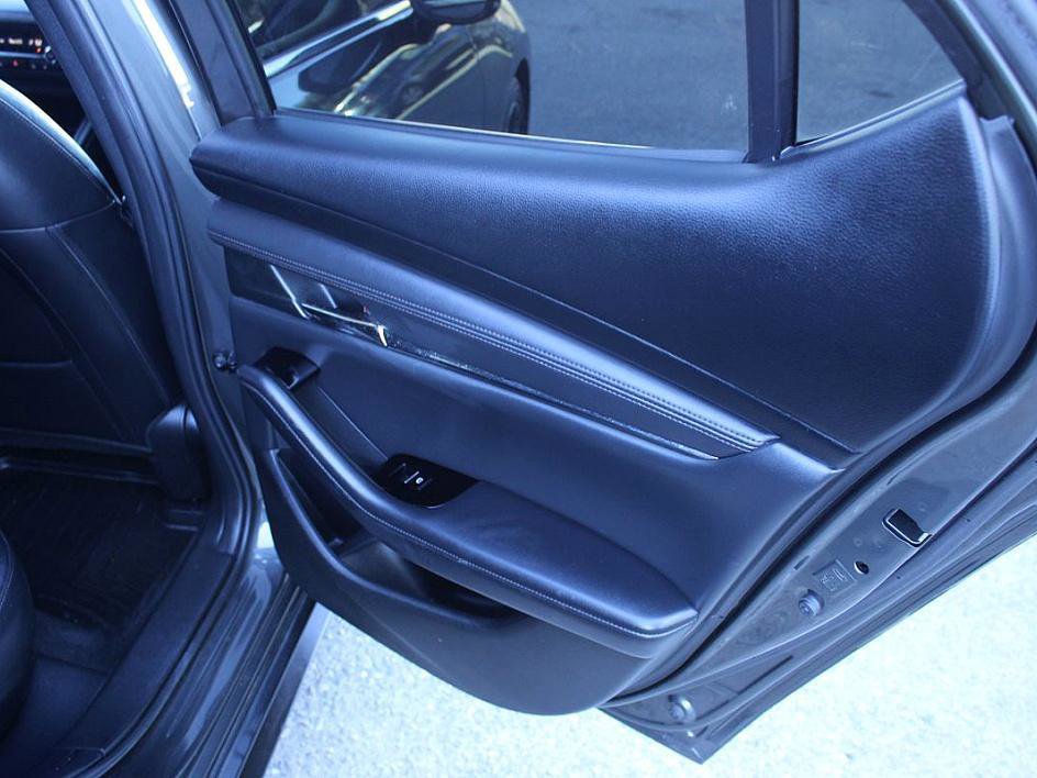 Used 2019 MAZDA MAZDA3 Hatchback w/ Premium Package image 19