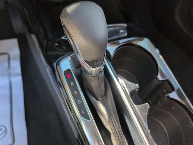 Used 2025 Chevrolet Trax LT w/ LT Convenience Package FWD image 19