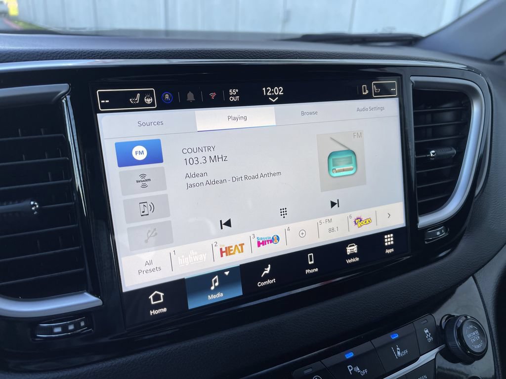 New 2026 Chrysler Voyager LX FWD image 25