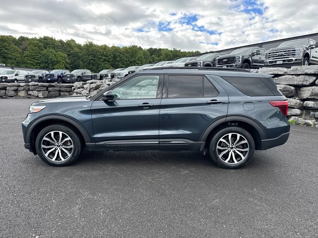 Used 2023 Ford Explorer ST-Line AWD/4WD image 2