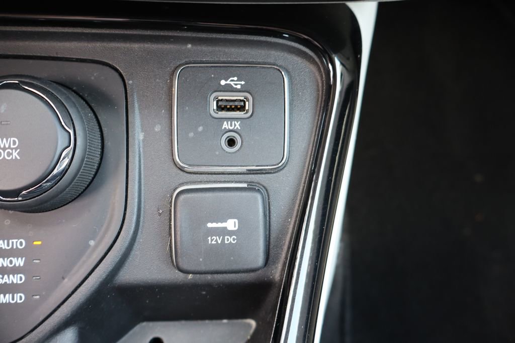 Used 2017 Jeep Compass Limited w/ Navigation Group AWD/4WD image 12
