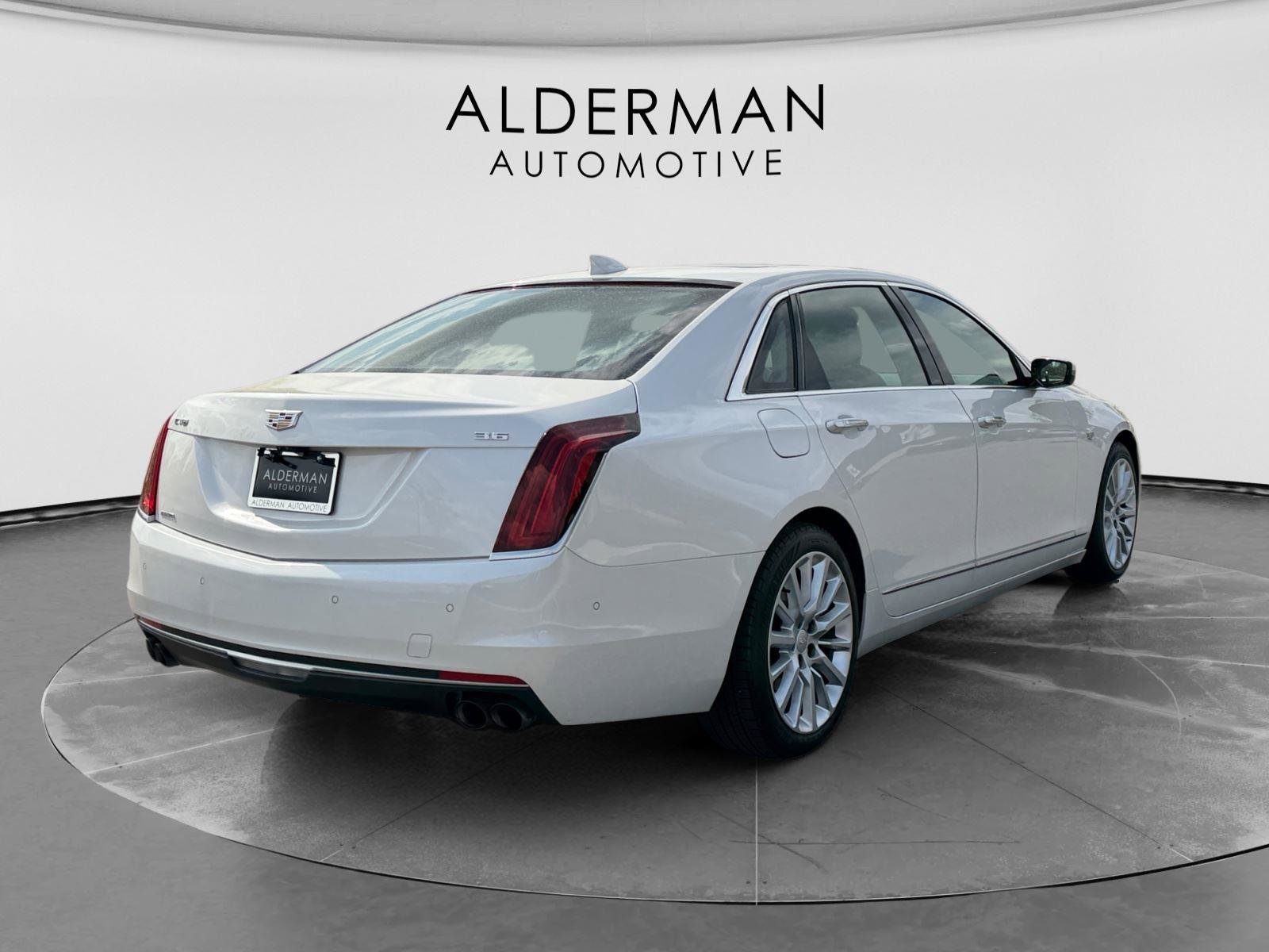 Used 2018 Cadillac CT6 Luxury AWD/4WD image 5