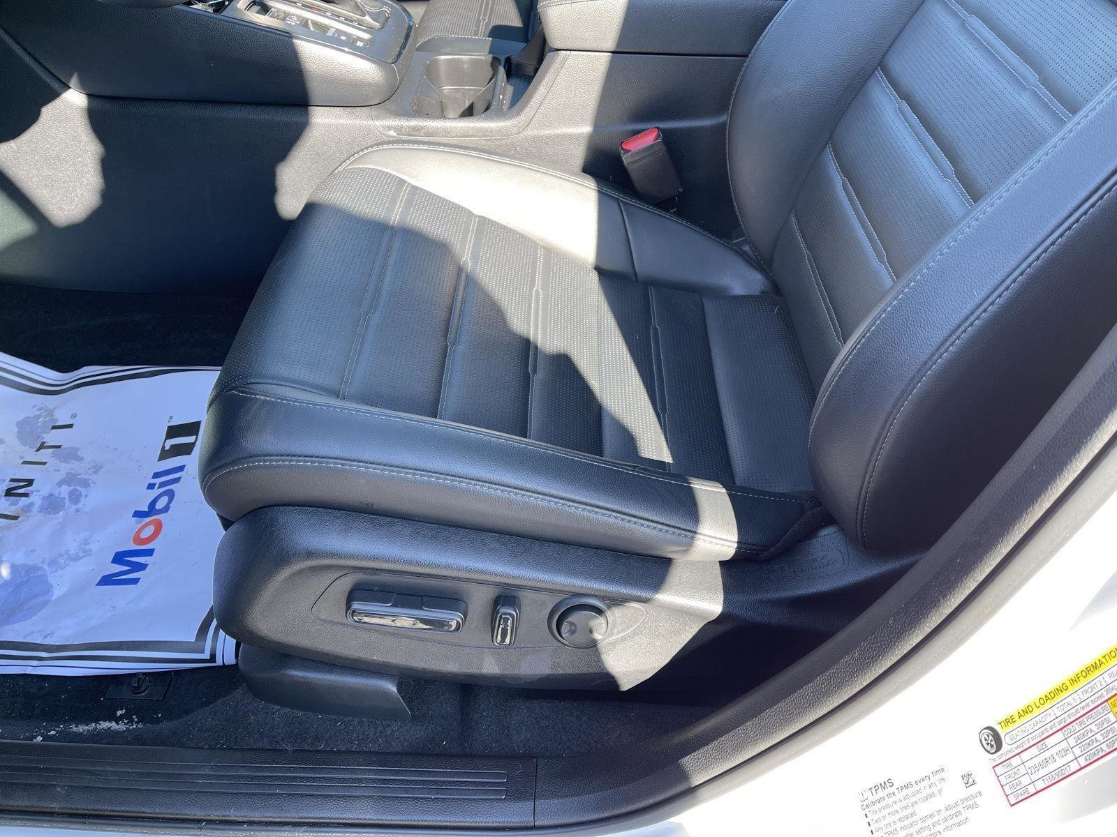 Used 2025 Honda CR-V EX-L image 3