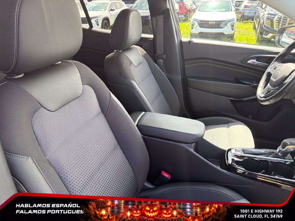Used 2025 Chevrolet Trax LT w/ Driver Confidence Package FWD image 29