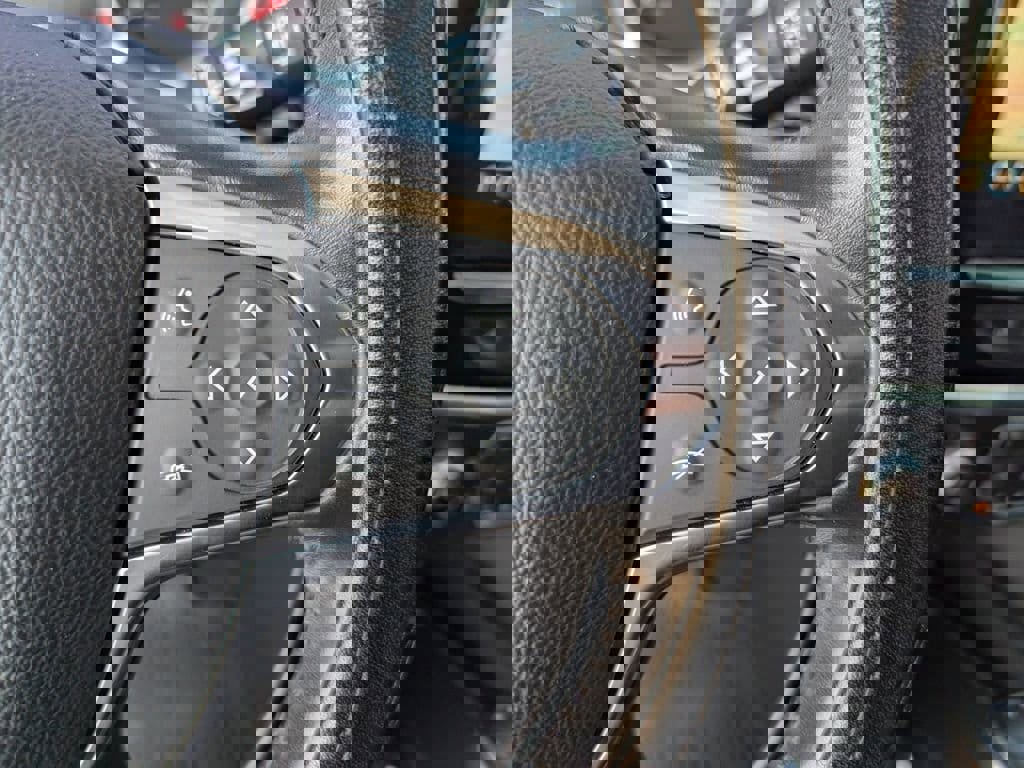 Used 2020 Chevrolet Traverse Premier image 28