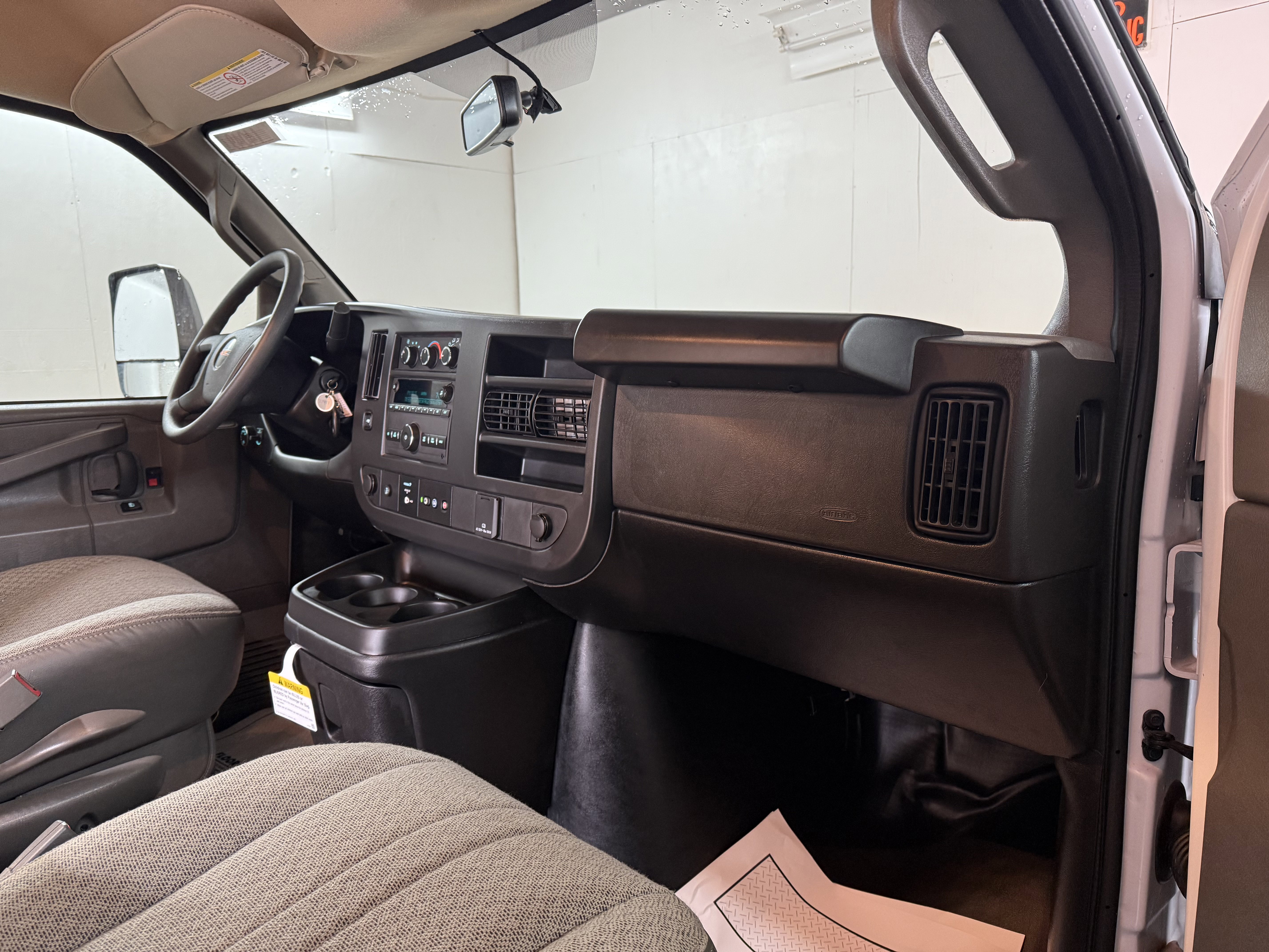 New 2024 GMC Savana 3500 w/ Power Convenience Package image 28