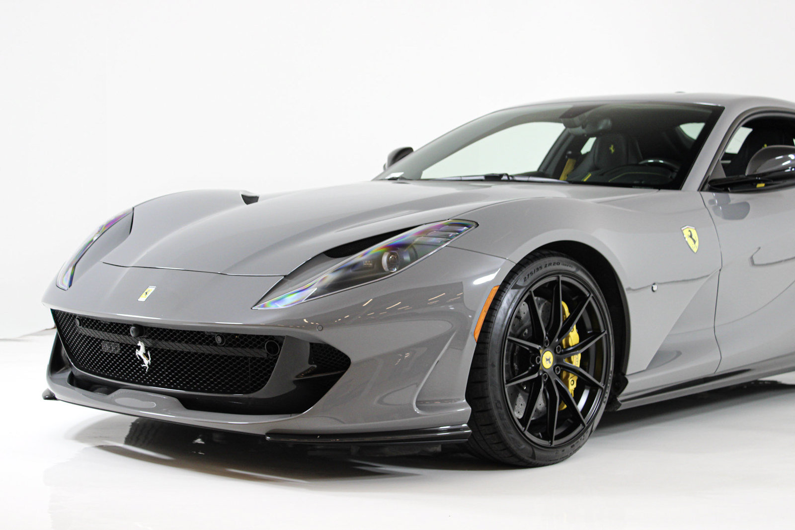 Used 2019 Ferrari 812 Superfast RWD image 3