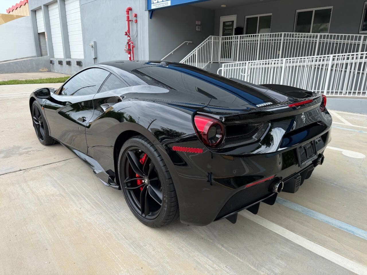 Used 2019 Ferrari 488 GTB RWD image 8