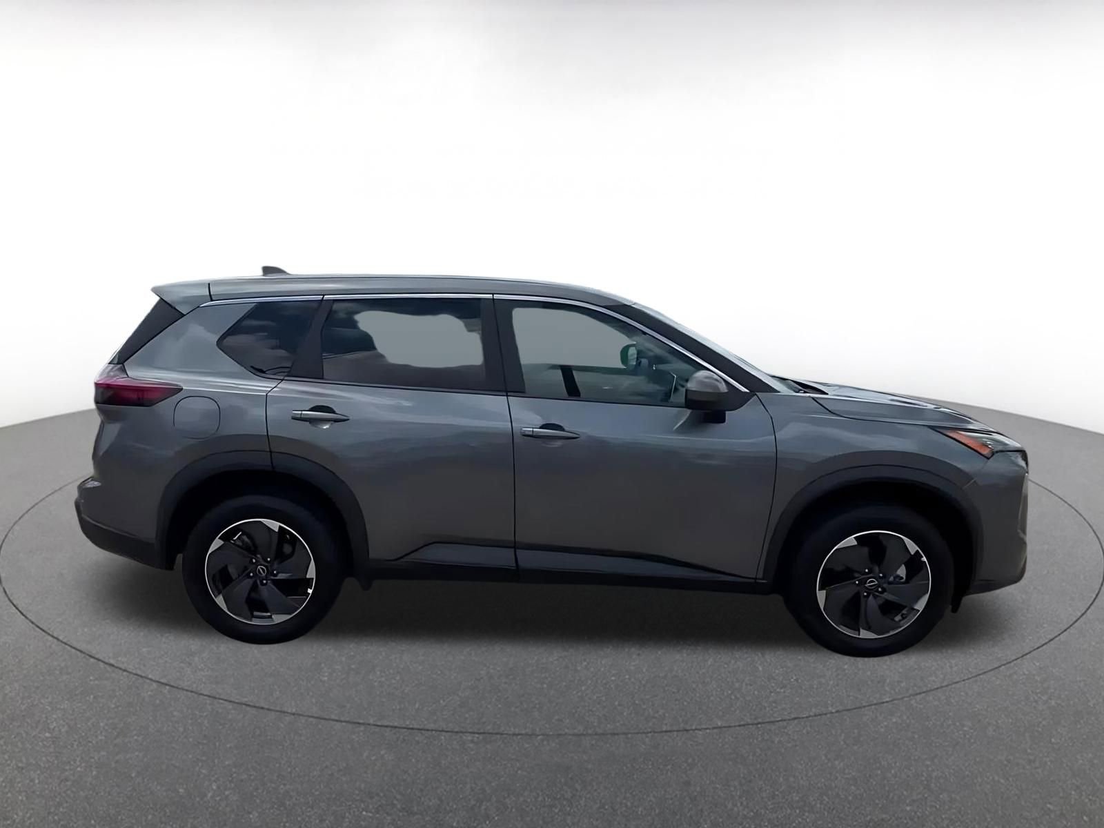 Used 2025 Nissan Rogue SV FWD image 16