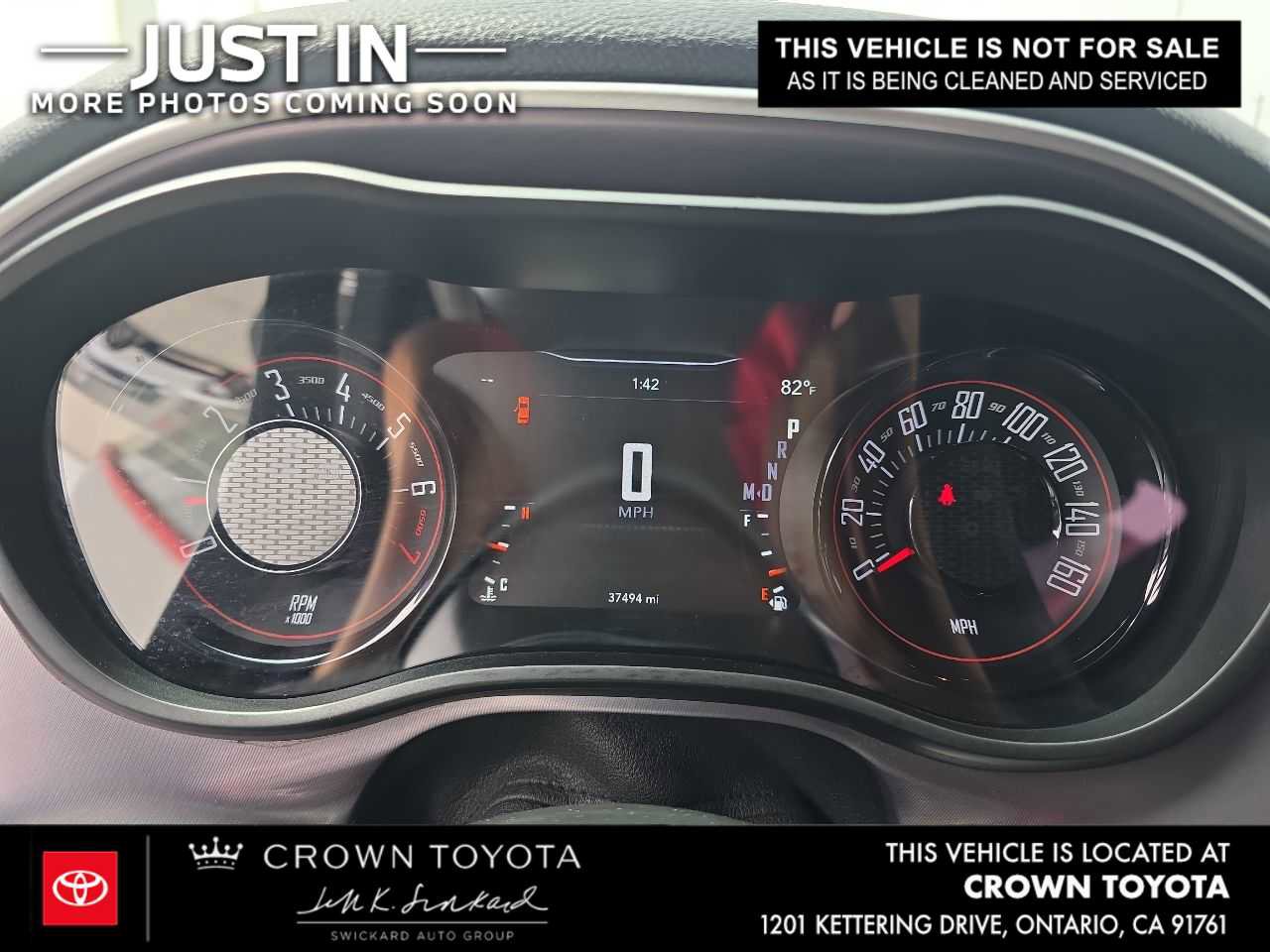 Used 2019 Dodge Challenger SXT w/ Blacktop Package image 4