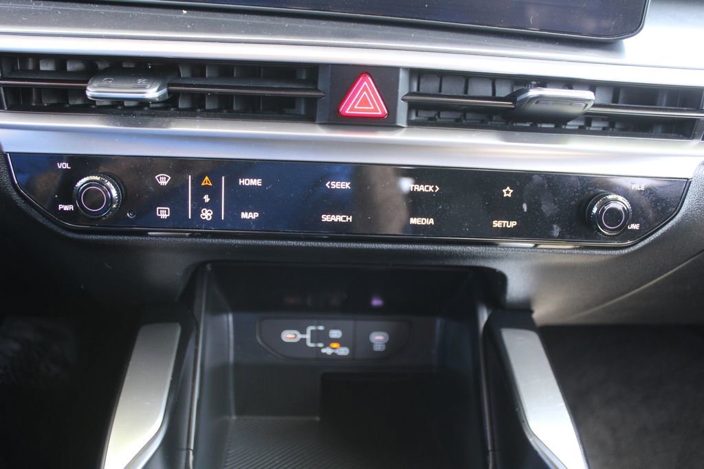 Certified 2024 Kia Sorento LX image 39