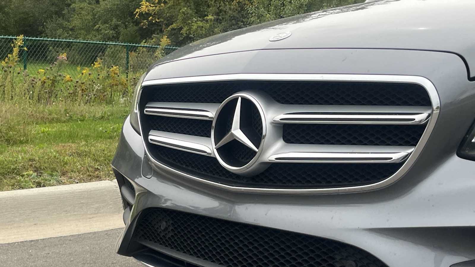 Certified 2017 Mercedes-Benz E 400 4MATIC Wagon image 24