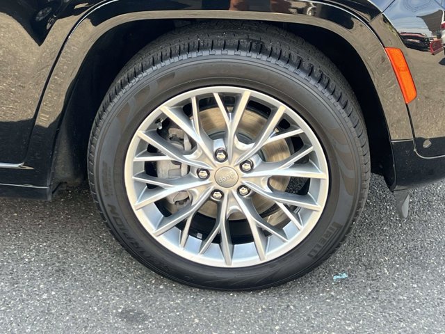 Certified 2022 Jeep Grand Cherokee Summit AWD/4WD image 6