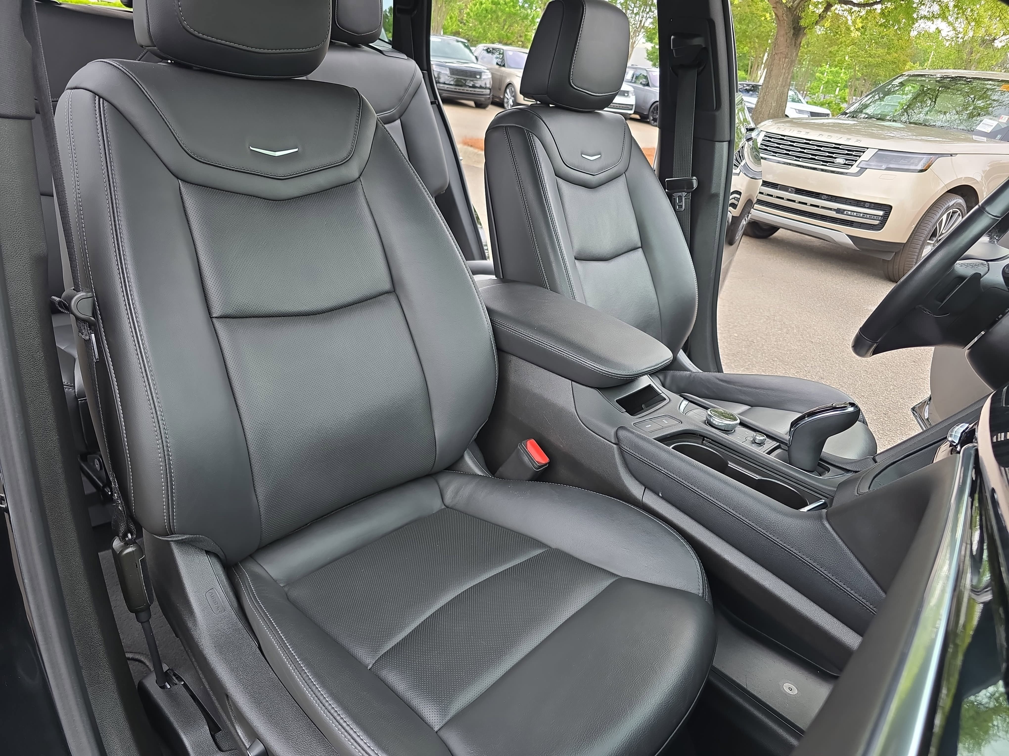 Used 2023 Cadillac XT6 Premium Luxury FWD image 10