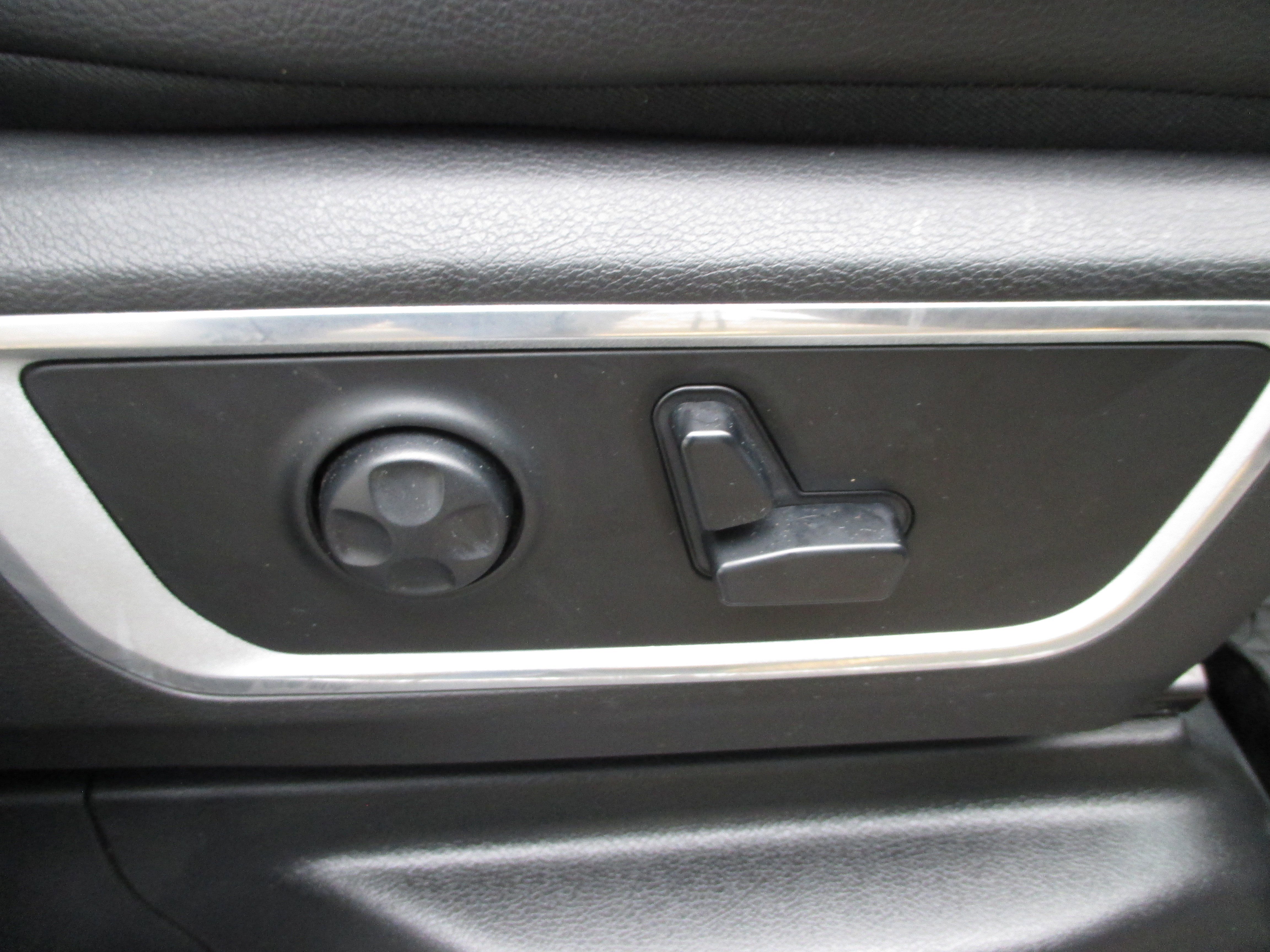 Used 2020 RAM 1500 Laramie AWD/4WD image 16