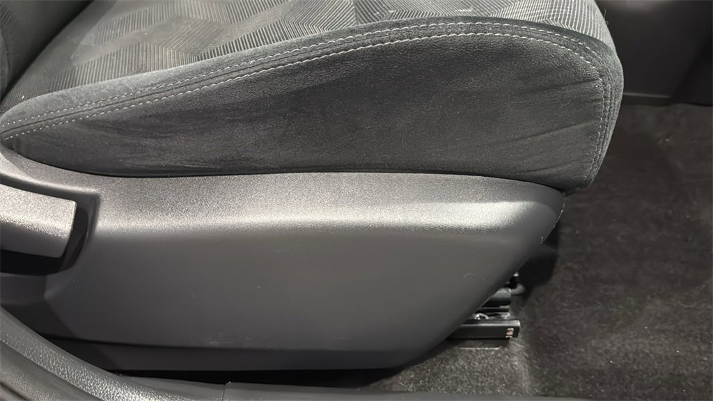 Used 2016 Nissan Rogue SV w/ SV Premium Package image 13