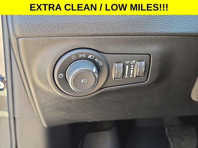 Used 2020 Jeep Compass Limited AWD/4WD image 12