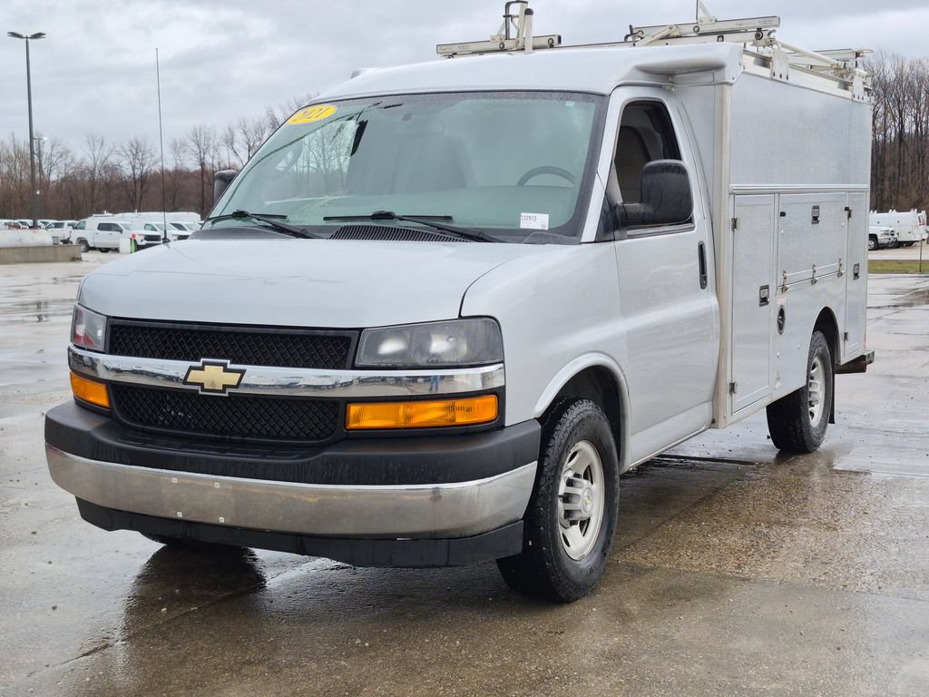 Used 2021 Chevrolet Express 3500 w/ Power Convenience Package RWD image 3