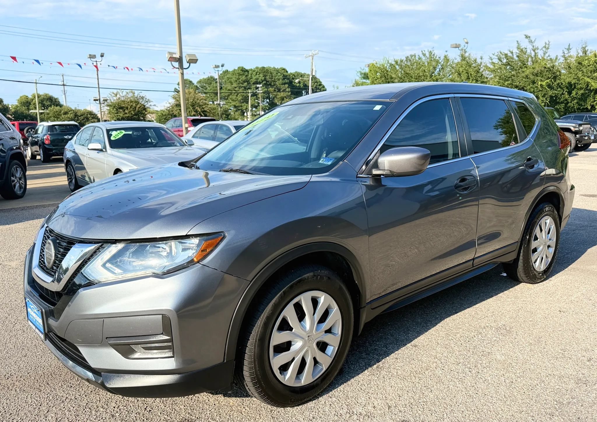 Used 2020 Nissan Rogue S FWD image 17