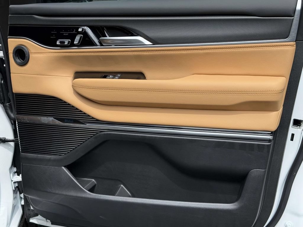 New 2026 Jeep Grand Wagoneer L Summit AWD/4WD image 7