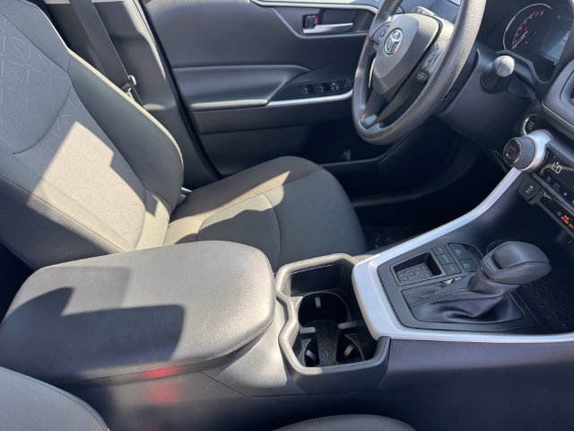 Used 2025 Toyota RAV4 XLE FWD image 6