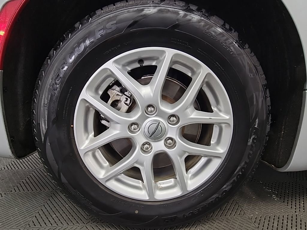 Used 2023 Chrysler Pacifica Touring-L image 43