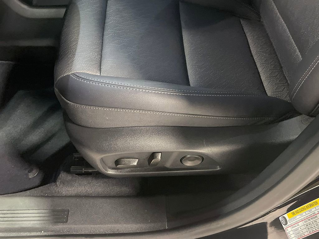 Used 2026 Chevrolet Equinox LT w/ Convenience Package II image 23