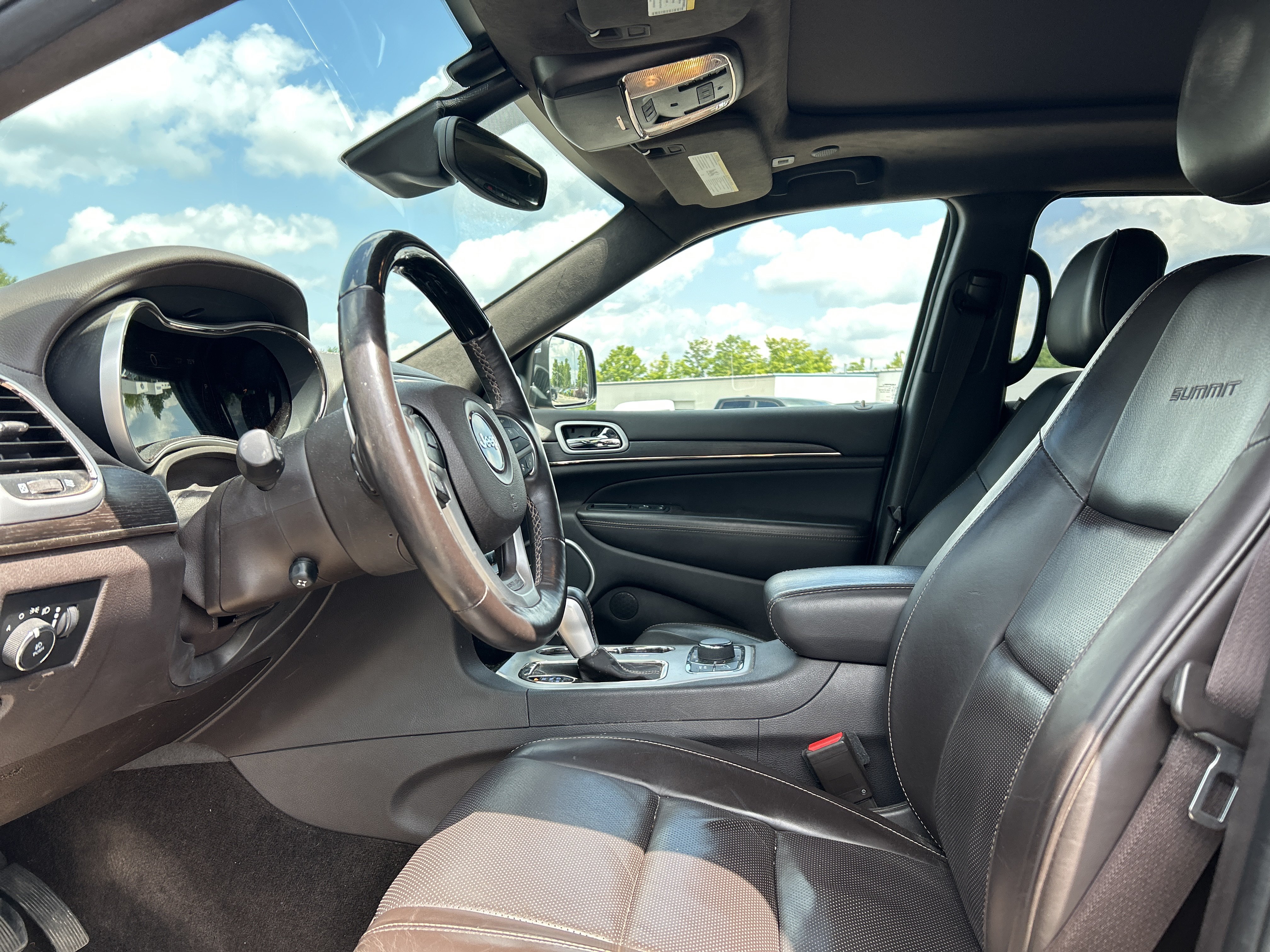 Used 2018 Jeep Grand Cherokee Summit w/ Skid Plate Group AWD/4WD image 9