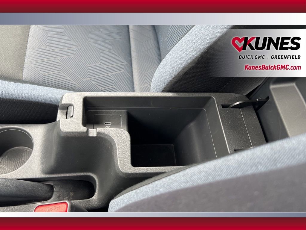 Used 2025 Nissan Versa SV image 33