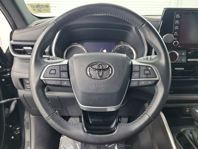 Used 2022 Toyota Highlander XSE FWD image 24