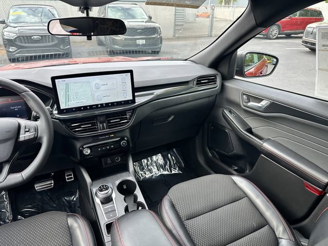 Certified 2024 Ford Escape ST-Line w/ Tech Pack #1 AWD/4WD image 17