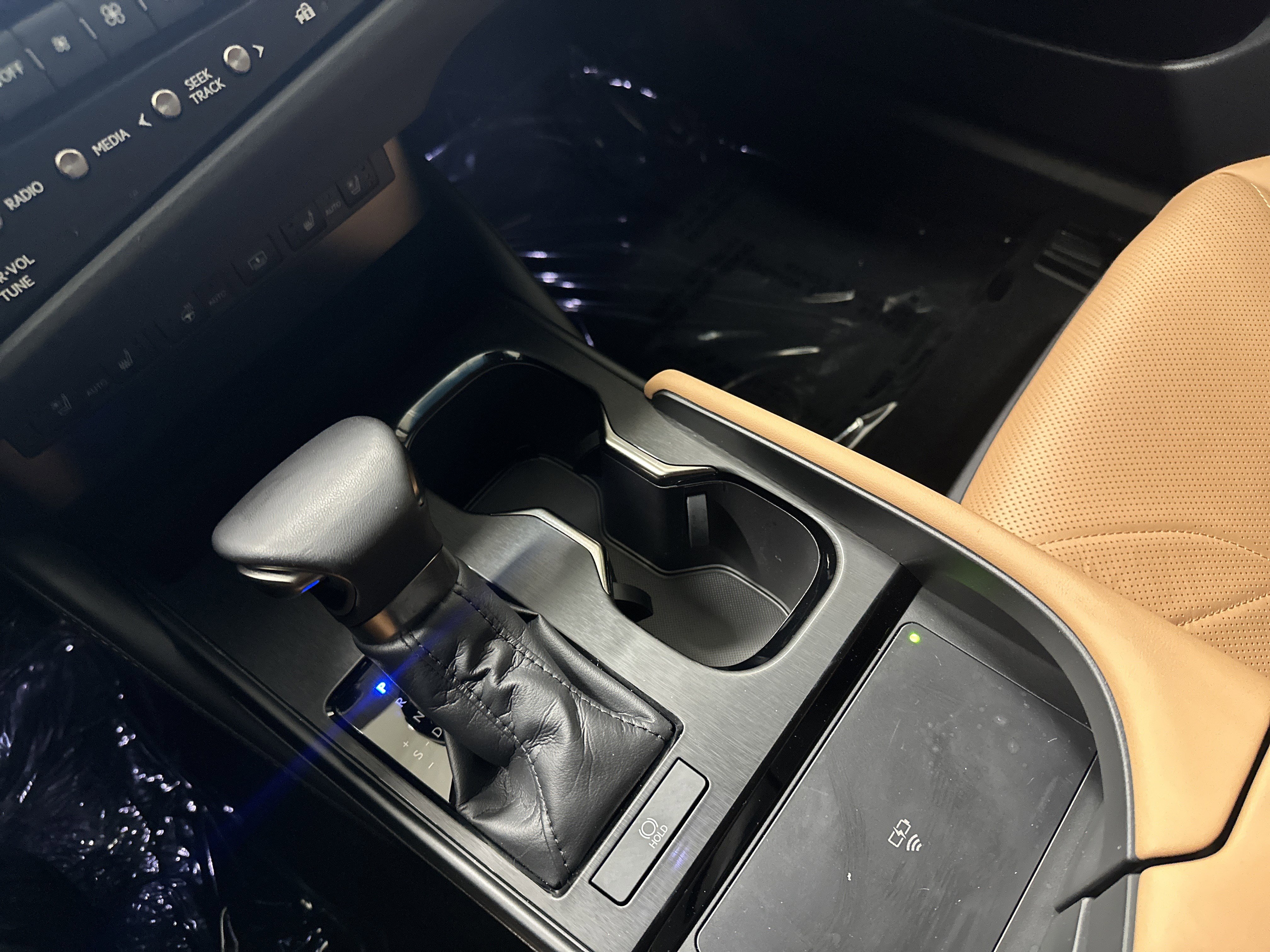 Certified 2025 Lexus ES 350 Luxury w/ Accessory Package (Z1) image 26