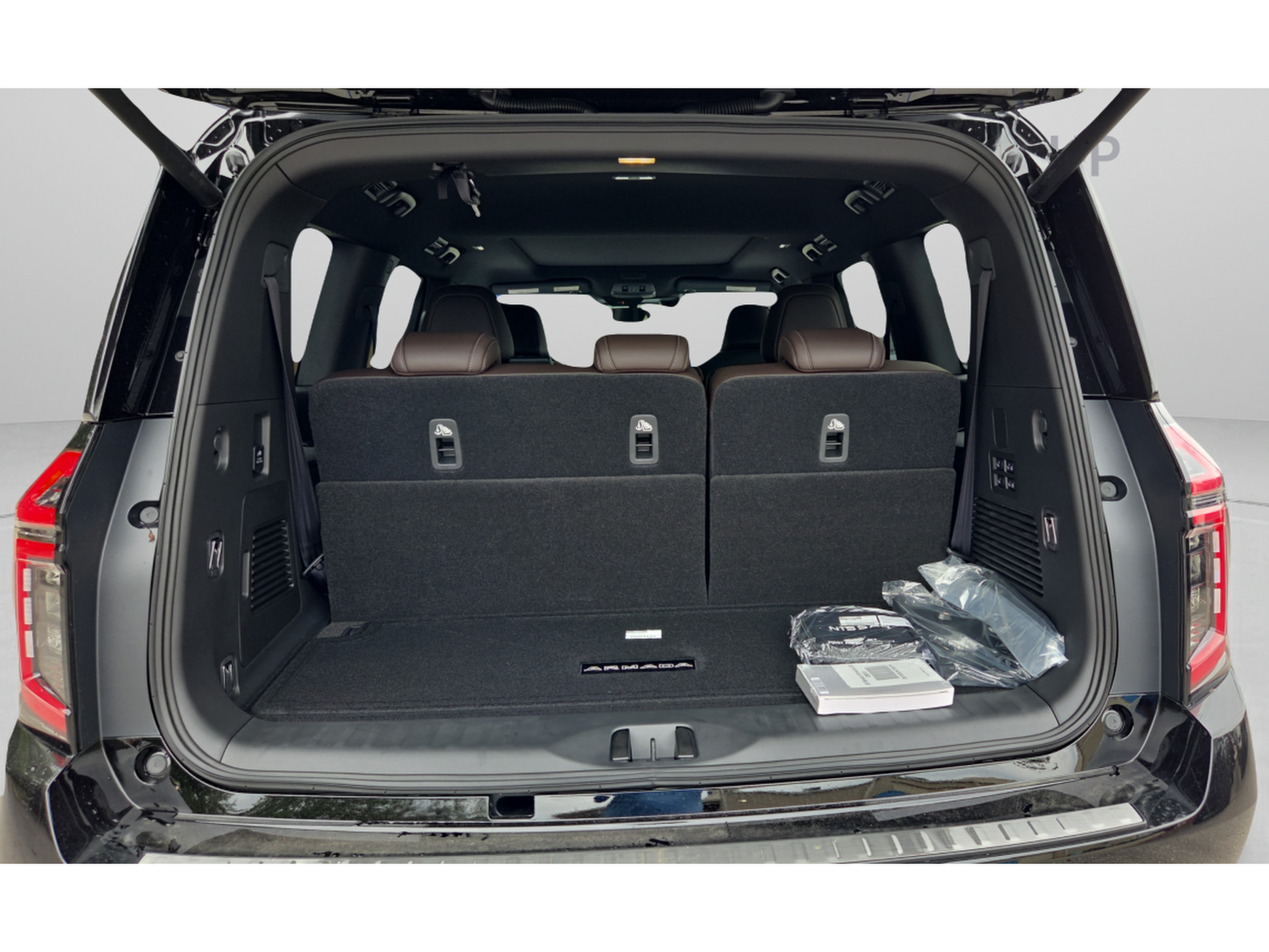 New 2026 Nissan Armada Platinum AWD/4WD image 13