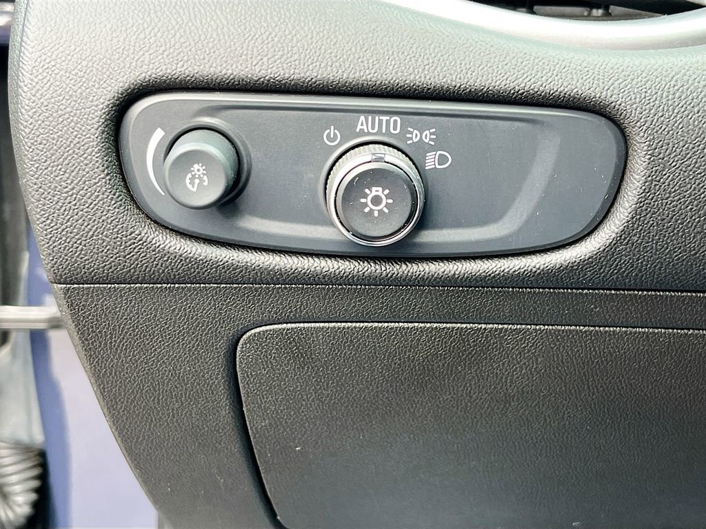 Used 2025 Chevrolet Malibu LT FWD image 20