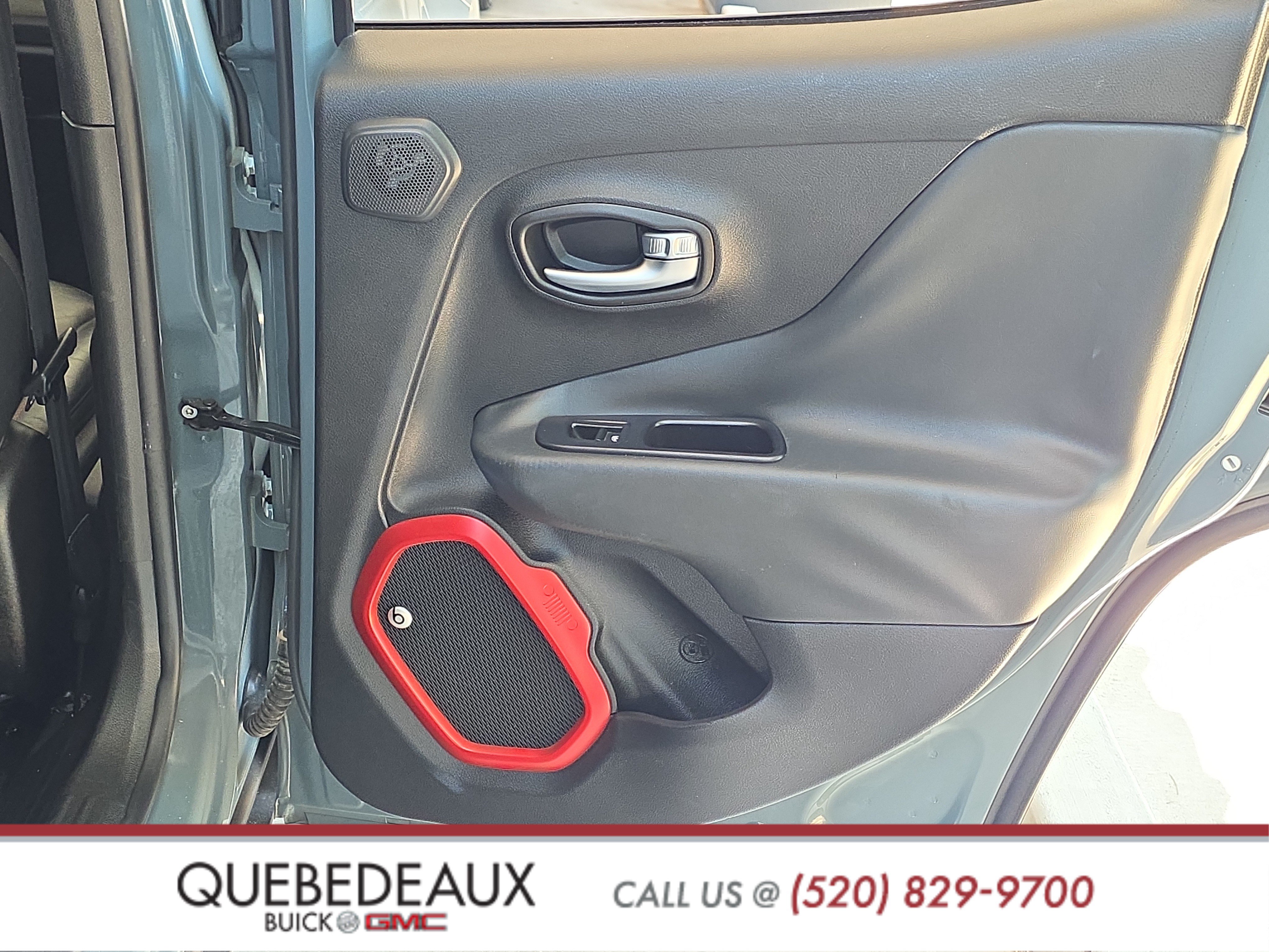 Used 2018 Jeep Renegade Trailhawk AWD/4WD image 23