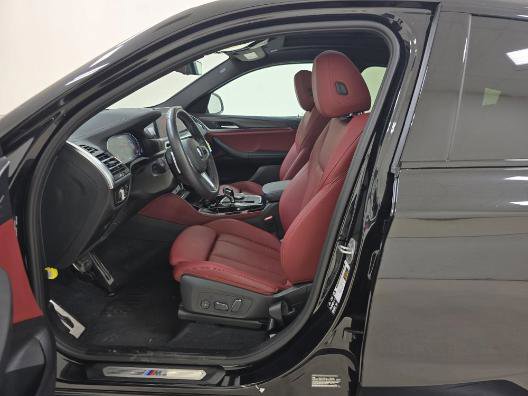 Used 2025 BMW X4 M40i w/ Parking Assistance Package image 7