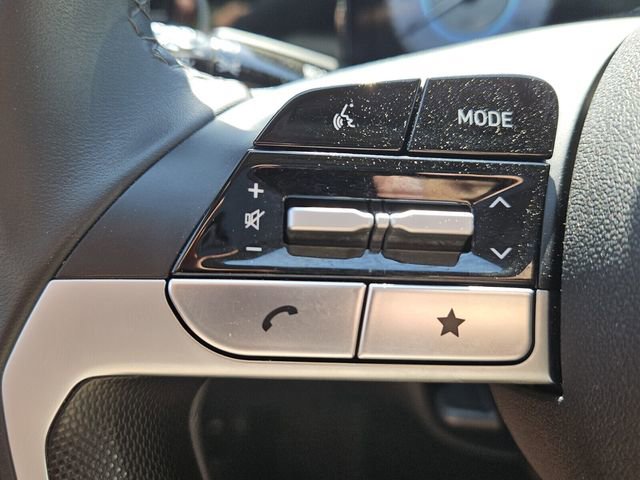 Used 2025 Hyundai Elantra SEL FWD image 22
