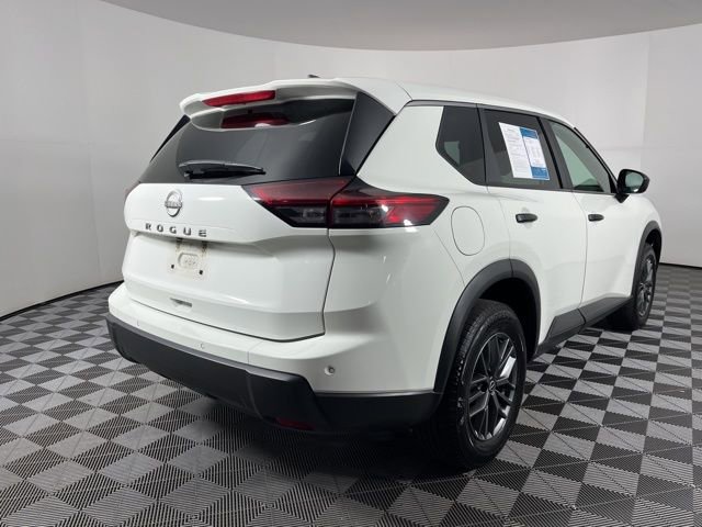 Used 2024 Nissan Rogue S image 10