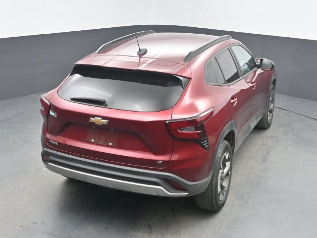 Used 2024 Chevrolet Trax LT w/ Driver Confidence Package FWD image 24
