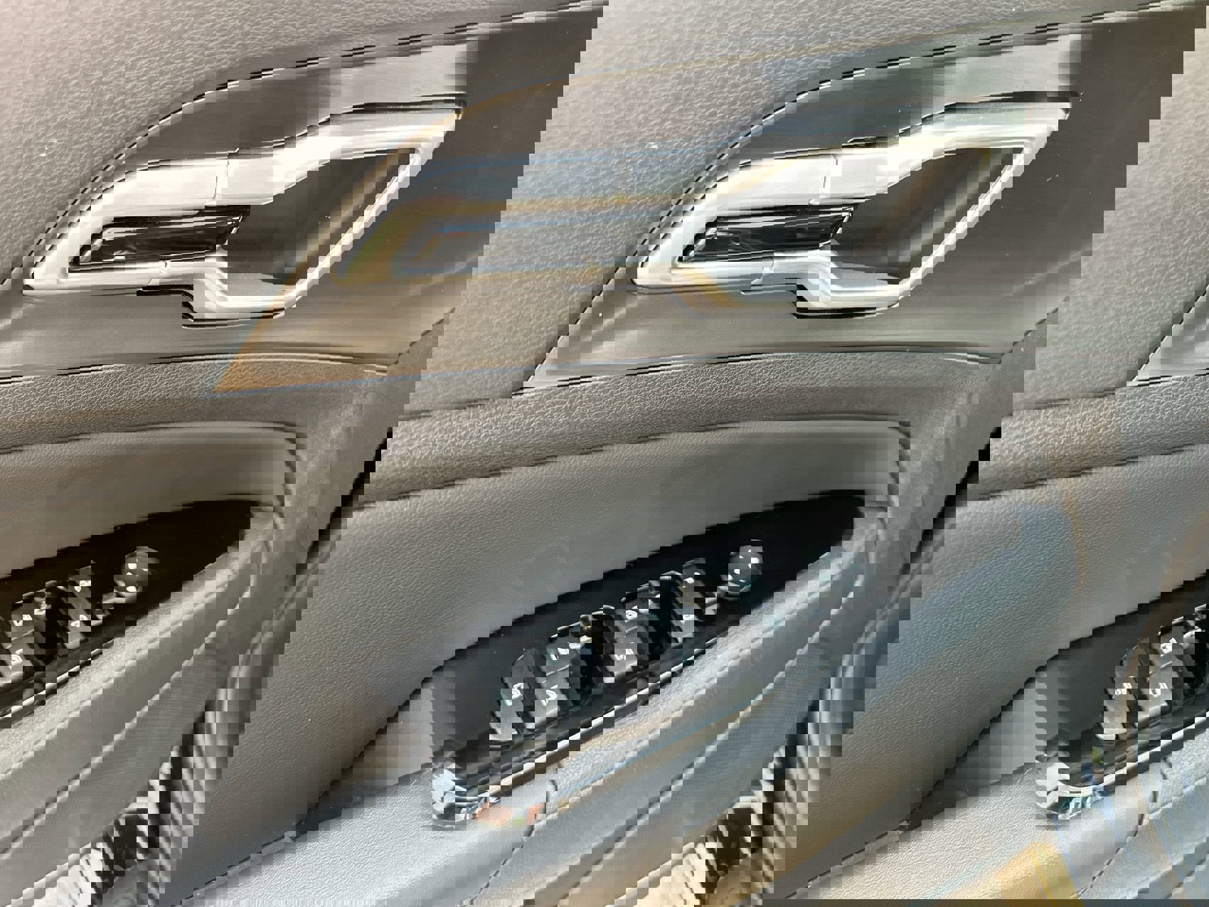 Used 2024 Kia Sportage EX image 19